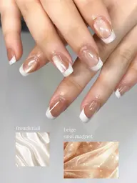 ・王道のフレンチネイル(付け替えオフ