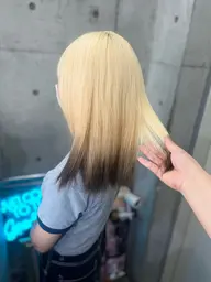 🧩グラデーションカラー🧩ケアブリーチ使用・毛先1ブリーチ付き