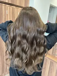 【2回目以降の方限定】イルミナカラー+トリートメント✨