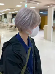 【明るめの髪色にしたい方へ☀️】ホワイト系カラー対応◎カット✂️➕2回ブリーチ➕オンカラー➕Aujuaトリートメント💠