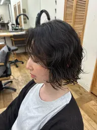 【 カット+パーマ 】スタイリングが簡単に🌈おしゃれな雰囲気作ります🌟