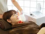 顔まるごと光美肌脱毛⭐️天然由来成分を配合した美肌ジェル使用⭐️クレジング& 洗顔 サービス🌸美白パック付き