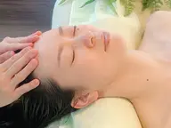 【首肩こり集中＆頭痛・目の疲れ】選べるアロマで背中リンパマッサージ＋オイルヘッドスパ60分