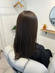 《湿気で崩れる前髪対策ストレート》