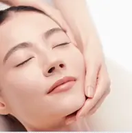 お手軽🌿美白or保湿のマスクを選んで頂きリーズナブルに短時間で透明感のあるお肌へ🩷ご来店特典付き🎁