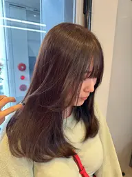 【平日限定】　《U25》お顔周りレイヤーカット＋ダメージレスカラー＋メリートリートメント