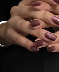 【光を纏う艶感♡】マグネットネイル