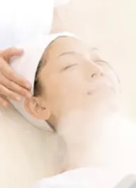 スチームを使用し施術する事で、肌温が上がり血流もよくなります。毛穴の大掃除🧹黒ずみ、開きがきになる方はこちらです