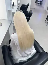 【minimo限定🎀】ケアブリーチ2回＋カラー＋ブリーチ特化トリートメント