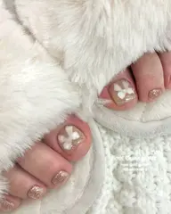 〖Foot🛁〗4月限定クーポン！新規ジェルオフ無料！フットネイル親指アート￥7000