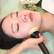 【エイジング】エレクトロポレーションで美白&ニキビをケア◎美容液導入♫韓国式モデリングパック付き