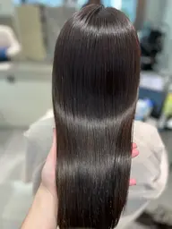 ミニモ限定特別価格🩷髪質改善縮毛矯正＋トリートメント 傷ませない縮毛矯正💫癖毛のお悩みのある方にオススメ！