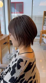 カット+カラーのメニューです。（ブリーチカラーは他メニューを選択してください。）