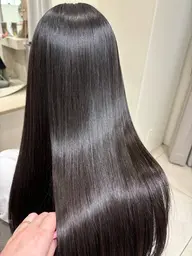 【静電気での広がりが気になる方】美髪酸性ストレートパーマ+トリートメント✨