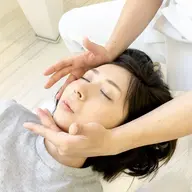 小顔矯正コース(顔の大きさ、左右差、エラ張り、頬骨の出っ張り、顔のむくみがとれにくい方にオススメ)