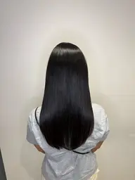 【SNSでも話題！柔らかくナチュラルに仕上がる縮毛矯正🪄】髪質改善縮毛矯正+カット