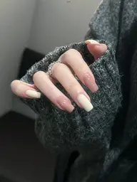 🎀🉐 🎀🉐ワンカラー+２個パーツ 🎀🉐ケア込み🎀🉐ワンホンネイル