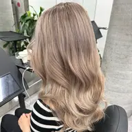 《🧸ブリーチメニュー🧸》トリプルカラー業界最高濃度ブリーチ+カラー+トリートメント+毛先カット🫧 全5回