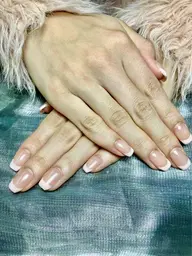 【フィルイン／初回自爪オフ無料】《自爪》フレンチ🦋ケア込み