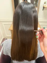 天使の輪ができるうる艶✨️髪質改善トリートメント うねりパサつき、縮毛矯正をかけるほどではないけど癖を落ち着かせたい方に