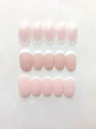 《自分で剥がせるピールオフジェル》スタンダードデザイン（フレンチorチークネイル）