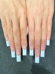 コンテスト無料モデルアクリルフレンチ※予約確定後、写真審査通過した方のみ別日で施術します。審査前に店舗に来店NGです。