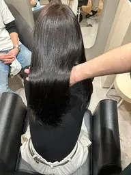 自然な丸みをあなたに⭐️【縮毛矯正+カット+トリートメント】