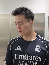 メンズカット＋眉毛カット＋炭酸シャンプー