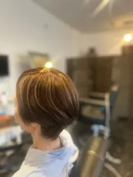 白髪ぼかし+ブリーチ(TR.ヘッドスパ、頭皮ケア無料サービス)