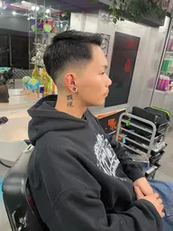 "ミドル"フェードカット+シャンプー+シェービング