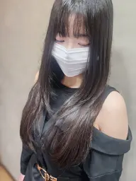 レイヤーカット限定 肩以上の長さで、表面に段を付けて顔周り等に軽さや動きを出すスタイルです