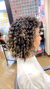 ツイストスパイラルパーマ➕メッシュ