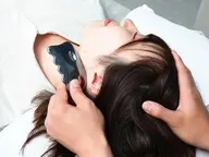 デスクワーク整体【ドライヘッドスパ×骨盤調整】長時間の同じ姿勢からくる肩こりや腰痛などを改善します。