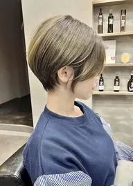 ショートスタイル限定のカットと白髪ぼかしカラーのメニューです！通常のおしゃれ染も可能です！