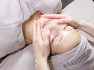 【肌質改善人気No.1👑ハーブピーリング】くすみ・乾燥・毛穴・小じわなど根本ケア😊うるツヤ再生フェイシャル✨