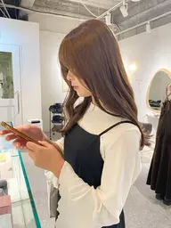 デザインカット+透明感ワンカラー