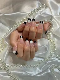 【HAND】オフなし⭐️フレンチネイル（ナチュラルベースカラー込み）