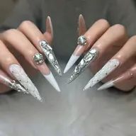 チップ長さ出し10本+持ち込みアートデザインやり放題💕