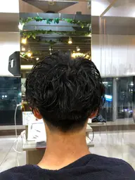 【♦️メンズ人気No.3♦️】朝のスタイリングが楽になる✂️カット✂️+🔅ナチュラルパーマ🔅