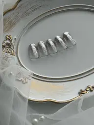 【オフ込✨】何度でも¥2,200💖輝くラメグラ💅技術向上キャンペーン中❣️丁寧な甘皮ケアでモチ抜群✨当日予約🉑