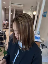 4月限定✨✨【仕事場でもできる！？】極細ハイライト＋小顔カット＋保湿TR￥14200