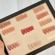 手が綺麗に見えるシンプルネイル✨