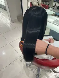 髪質改善ストレート¥11000​ 施術時間180分