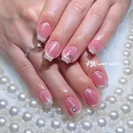 🪐HAND🪐🔥超人気🔥当店すすめ🎶ワンホンチークネイルマグネット🧲フレンチ➕パーツ２個orストーン乗せ放題