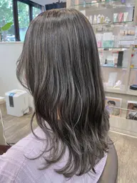 ハイライトカラー＋ケアブリーチ