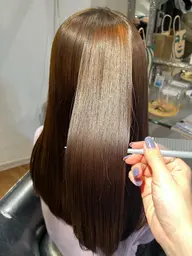 【 🎨ダメージレス縮毛矯正 + リファファインバブル✨】