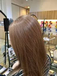 全頭ブリーチ、全頭ブリーチリタッチ＋カラー（肩までの長さのレディースのみ）ダブルカラー