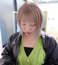 🤍🦄【𝓽𝓻𝓲𝓹𝓵𝓮 𝓬𝓸𝓵𝓸𝓻】🤍🦄2ブリーチで憧れのホワイトカラーに【ケアブリーチ込み】