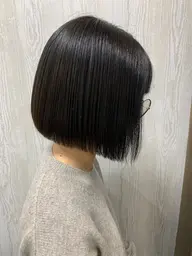 カット×ボリュームダウンストレート