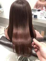 【縮毛矯正+トレンドカラー】うる艶🫧✨自然なストレートで夏も快適に☘️